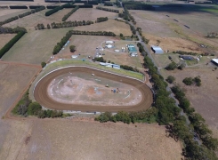 Hot Field Prepares for Vic Title Battle